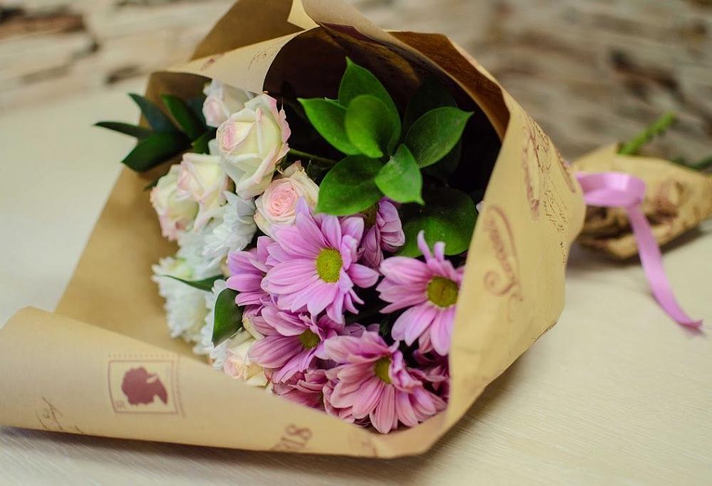 Букет цветов из: Розы и Хризантемы в Алексеевском