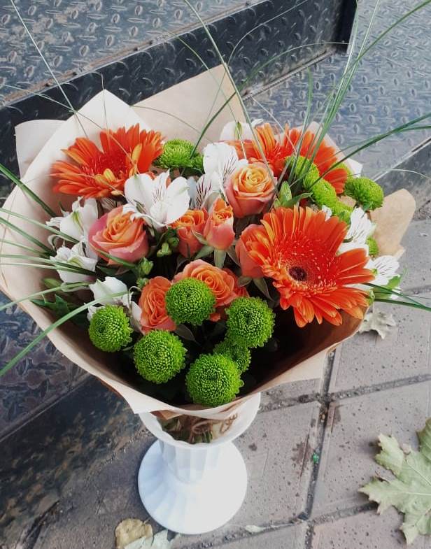 Букет цветов из: Герберы, Хризантемы, Альстромерии и Розы в Алексеевском