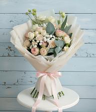 Букет цветов из:  Розы и Лизиантусы в Алексеевском