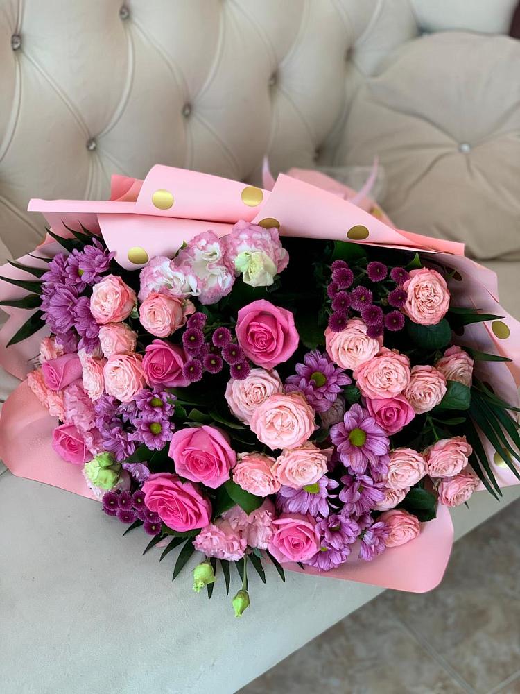 Букет цветов из: Хризантемы, Розы и Лизиантусы в Алексеевском