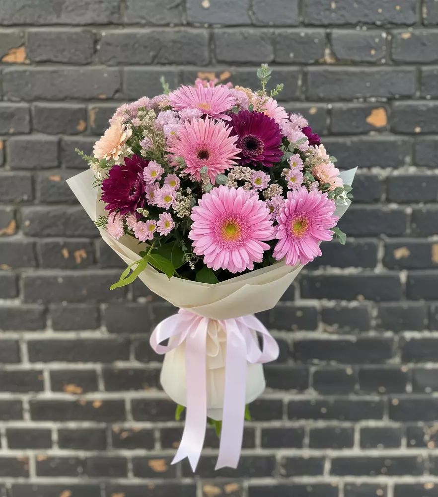 Букет цветов из: Герберы и Хризантемы в Алексеевском