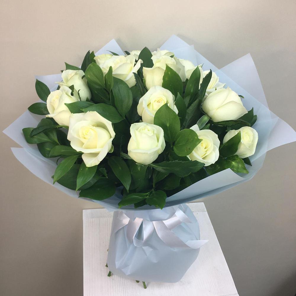 Букет 15 Белых роз Проуд в Алексеевском