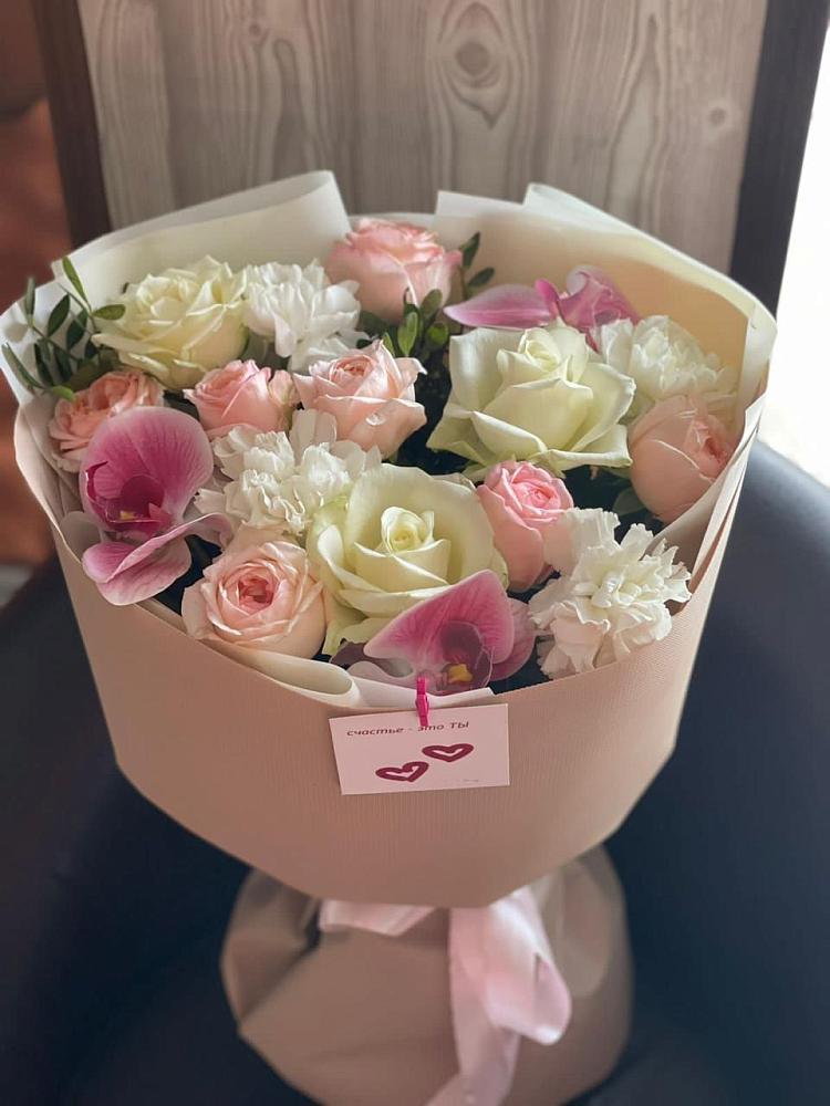 Букет цветов из: Орхидеи, Розы и Гвоздики в Алексеевском