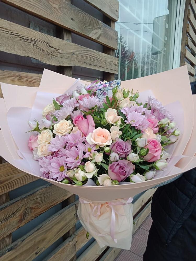 Букет цветов из: Розы и Хризантемы в Алексеевском