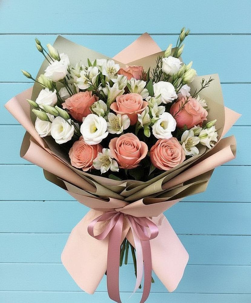 Букет цветов из: Розы, Альстромерии и Лизиантусы в Алексеевском