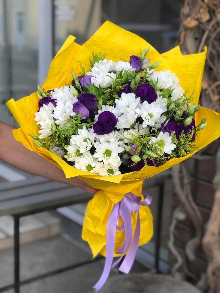 Букет цветов из: Ирисы, Хризантемы и Ромашки в Алексеевском