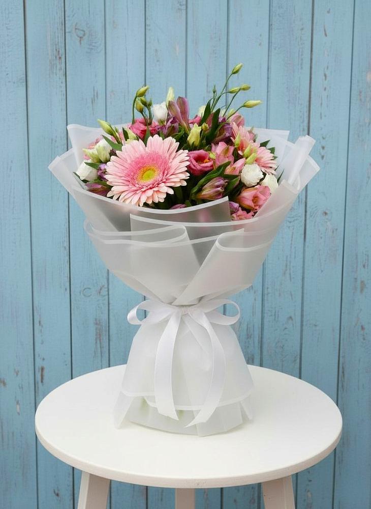 Букет цветов из: Герберы, Альстромерии и Лизиантусы в Алексеевском