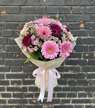 Букет цветов из:  Герберы и Хризантемы #REPLACE_PRED# Алексеевском