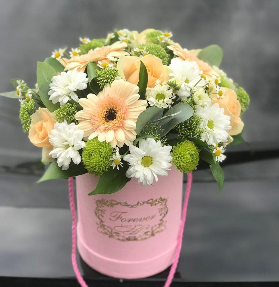 Цветочная композиция из Розы, Герберы и Хризантемы в шляпной коробке в Алексеевском