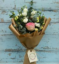 Букет цветов из:  Розы и Лизиантусы в Алексеевском